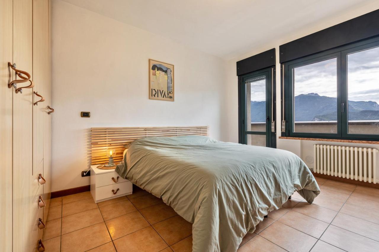 דירות ריבה דל גארדה La Terrazza Di Vincent Sul Garda מראה חיצוני תמונה