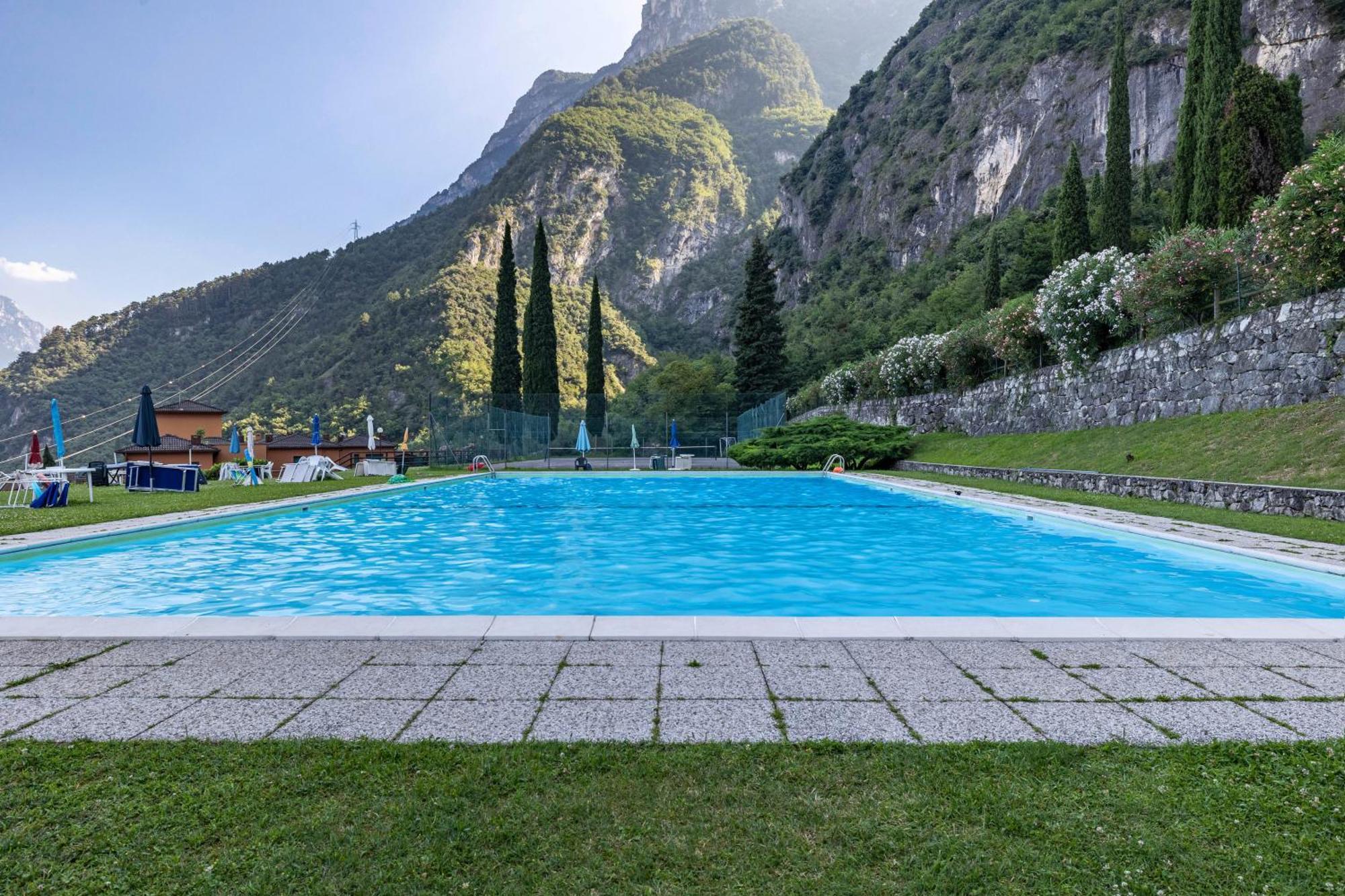דירות ריבה דל גארדה La Terrazza Di Vincent Sul Garda מראה חיצוני תמונה