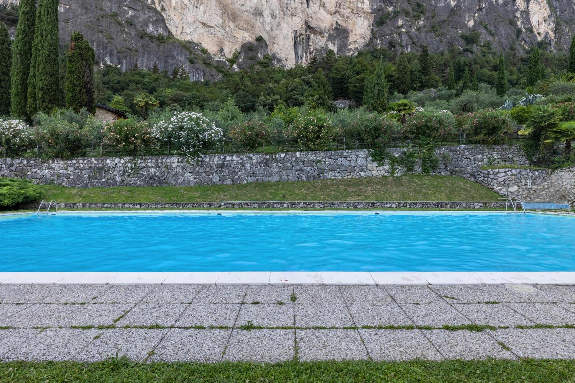 דירות ריבה דל גארדה La Terrazza Di Vincent Sul Garda מראה חיצוני תמונה